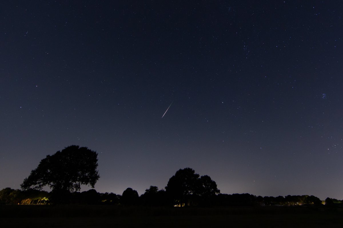 victorvanwulfen's tweet photo. Perseïden in de vroege ochtend van 12 augustus.
#perseiden #perseiden2026 #meteoren #meteorenregen #meteorenzwerm #vallendester #vallendesterren https://t.co/3z6ZpoBVQN