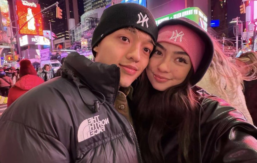 StreamerStorage's tweet photo. Sakura broke up with JasonTheWeen one day after her sister Kyedae broke up with TenZ 👀 https://t.co/TSy7BNT4tm