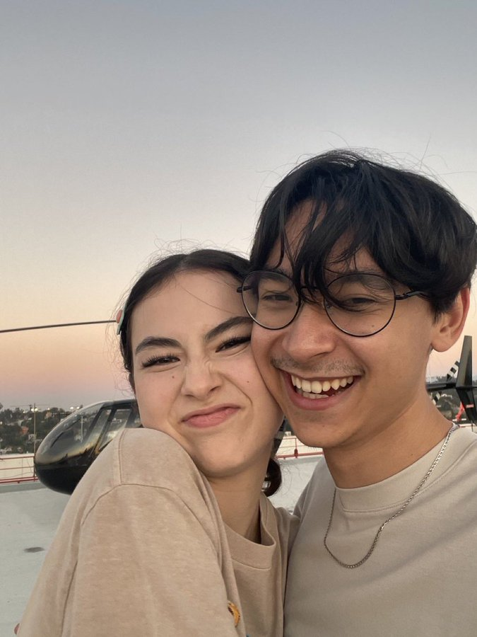 StreamerStorage's tweet photo. Sakura broke up with JasonTheWeen one day after her sister Kyedae broke up with TenZ 👀 https://t.co/TSy7BNT4tm