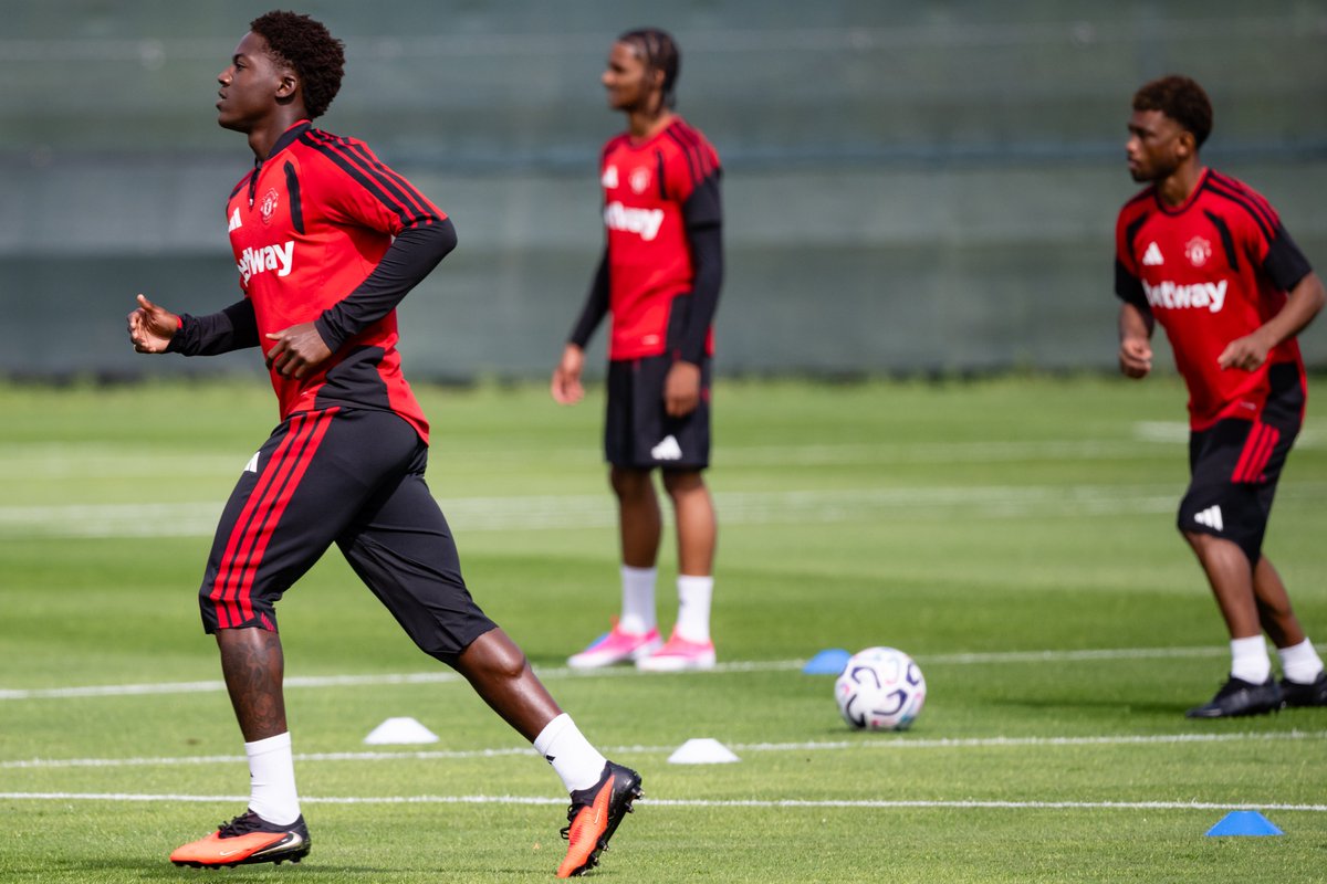 ManUtd_ID's tweet photo. Latihan terakhir jelang laga 🆚 Leeds 🔥 https://t.co/Gxz0AU0LhS