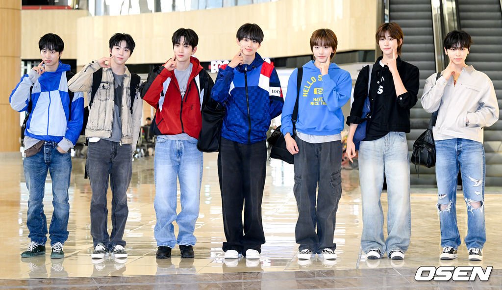 full_skittles's tweet photo. 팬덤스테이지 OSEN 조은정 기자님이 찍어주신 아이딧 https://t.co/woCCvVZK2W