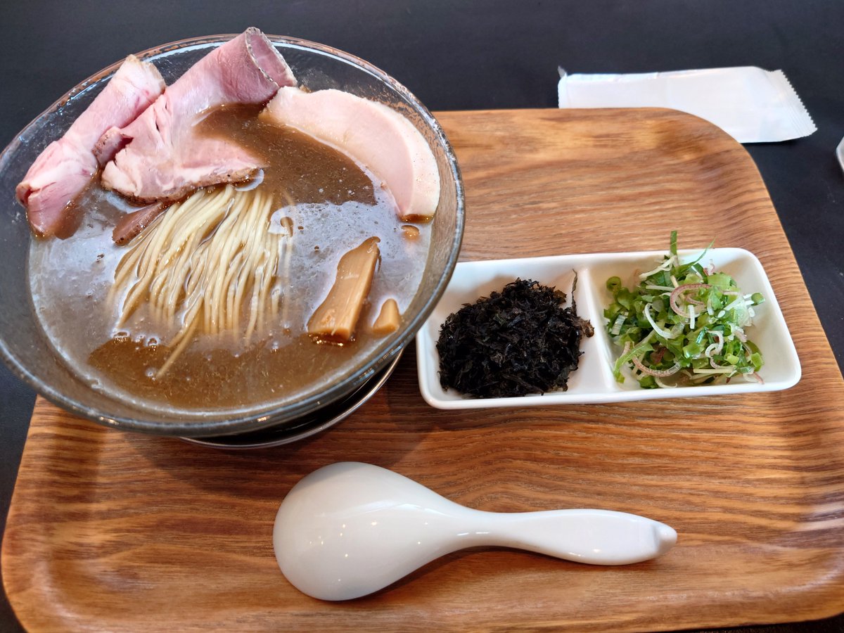 Sabinuki_'s tweet photo. 🧊🍜🥢😋 https://t.co/TjHwPgdRFe