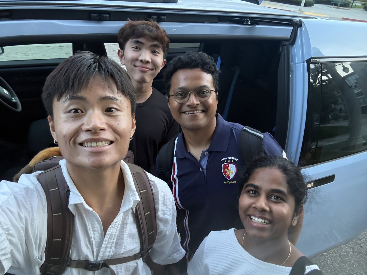 JayasriSNG's tweet photo. random meet ups but they are fun in LA 🤩 https://t.co/CzKcoSZXFu