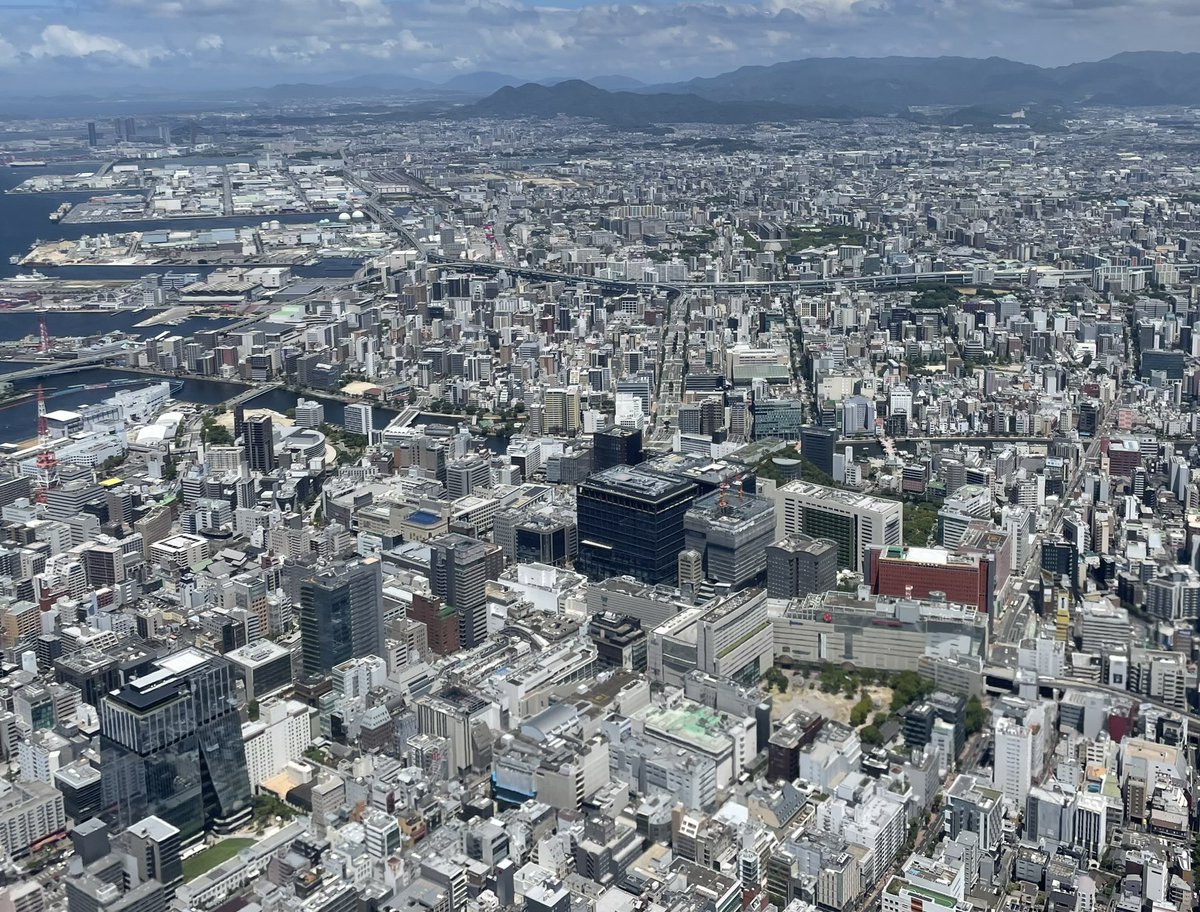 nrtcdg_E12's tweet photo. こんにちは☀️
今朝の東京は風雨🌀でしたが福岡は快晴
早朝便をとったものの実家に1人でいると心身ともにしんどいので遅め便を繰り上げる作戦に変更
⚫︎⚫︎分前行動は大切ですね⏰
さて、お昼ご飯どうしようかな
正福さんにするか飛うめさんにするか地下鉄で悩もう
みなさま良い1日でありますように☺️ https://t.co/39ca9cVHww