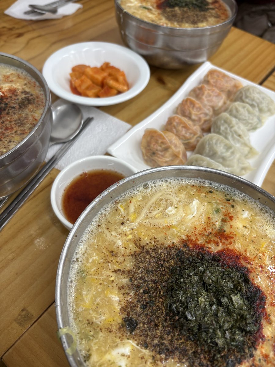 yugae23's tweet photo. 📍전주 베테랑 칼국수

겨울에 여행 갔는데 완전 잘 갔다온 맛집이예요! https://t.co/TiT4J7USxM