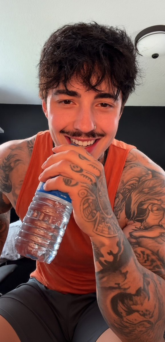 kokebydere's tweet photo. I miss Jake Andrich's TikTok lives. 🥹 https://t.co/m8I1In17wx