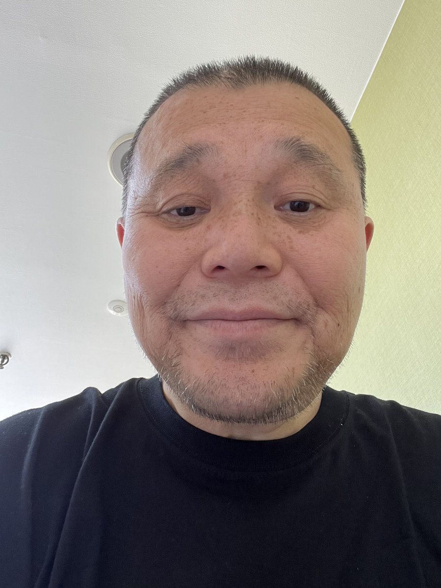 11bunji's tweet photo. 今日はリハビリをやる。里光さん似の男性と可愛い女性の先生が指導。昼食は酢豚に春雨、杏仁豆腐とヨーグル��とボリュームが凄い！先ほどＣＴも撮影し、心電図の線も外れ、あとひと息。昨日のテレビは台風と花火大会中止のネタばかり。孤独のグルメがあり、ホッとする。髭がのびたね。 https://t.co/wQQvy4C2VX