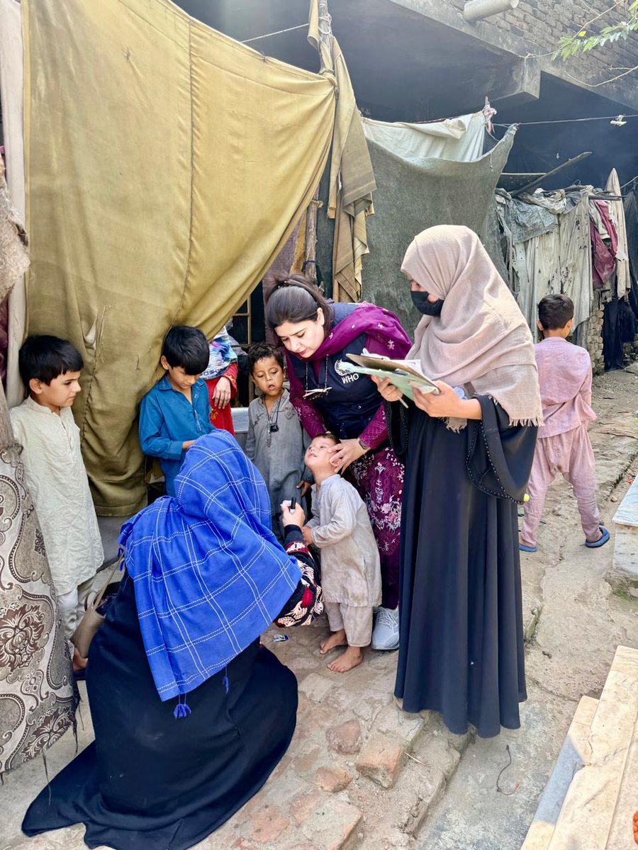 WHOPakistan's tweet photo. .@WHO teams are mobilized across Islamabad and Rawalpindi this week supporting the @GovtofPakistan in a special campaign to vaccinate and protect 1 million children from paralytic polio in the twin cities. Together we are determined to #EndPolio https://t.co/fEYLk5u3q5
