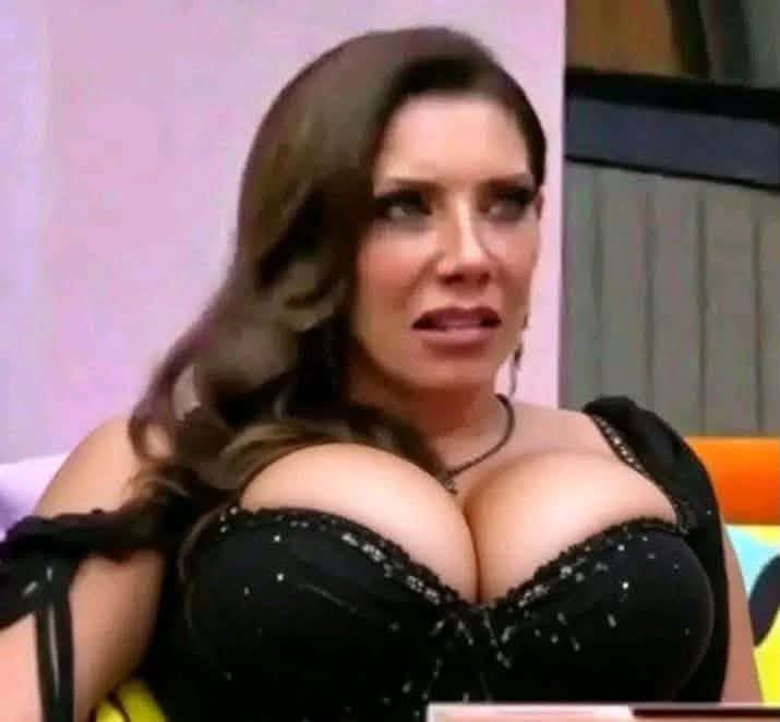 bellucciat's tweet photo. ya callen al MoisézZzzzzz

#lacasadelosfamososmx https://t.co/z8rqB95uxg