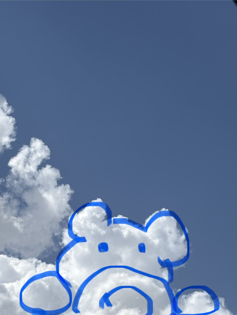 llike_Apple's tweet photo. そいえばミセドまだ食べてないなぁーと思って空を見あげたら
くまちゃん🧸が
ドーナツ🍩食べてるみたい
という昼下がり､､､

あ、仕事中です✍️ https://t.co/NDU5QxH6OQ