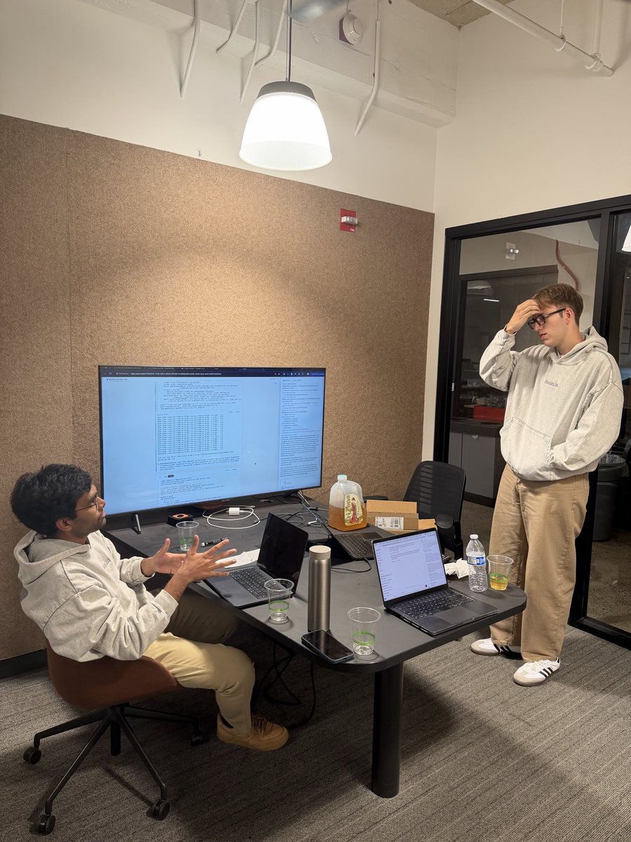 urjr1's tweet photo. Beauty of late night technical discussion https://t.co/86cgyanfJm