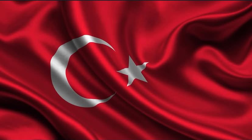arasahmetmugla's tweet photo. Menteşe’mizde şanlı Türk Bayrağımıza yönelik gerçekleştirilen çirkin saldırıyı en güçlü şekilde kınıyorum.

Bağımsızlığımızın, birlik ve beraberliğimizin simgesi; şehitlerimizin emaneti olan Ay Yıldızlı Bayrağımıza yapılan hiçbir saygısızlık kabul edilemez.

Olayın sorumlusunun en kısa sürede tespit edilerek hukuk önünde gereken karşılığı alacağına inanıyorum.
