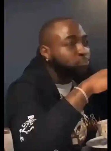 blackebony28's tweet photo. Davido gain 4M streams yesterday.... Idondie 😭😭 

Album no even reach 1 month baba is going back to his normal 2M daily streams soon 😂 https://t.co/sEBvQ8S93e