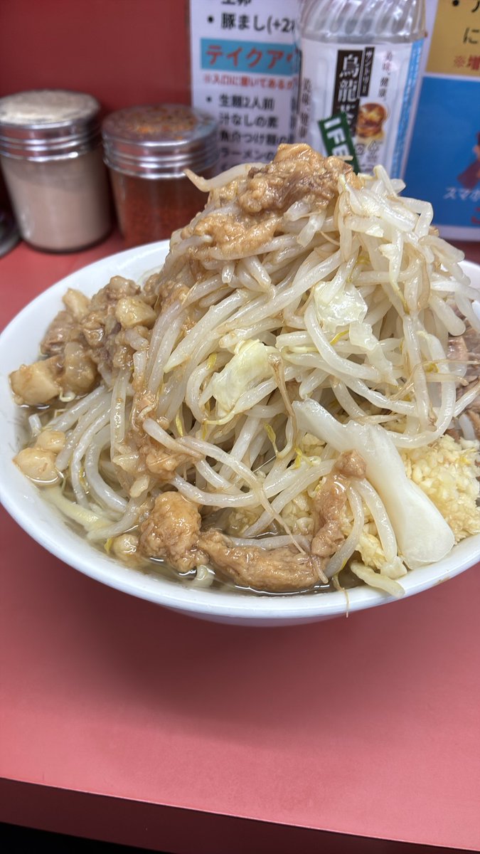 am7389snow's tweet photo. 久しぶり小岩二郎うまし
ニンニクヤサイアブラにしたけど
前食べた時よりオイル感が強い?
キレッキレの醤油が好きだから次はカラメにしようかな https://t.co/E4kfYz1Cn1