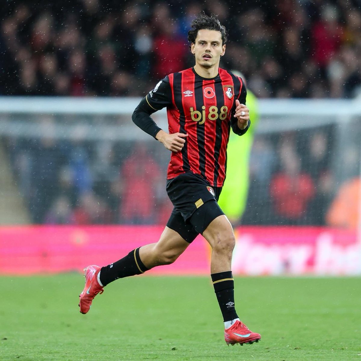 soccer_turkish's tweet photo. La Liga club Getafe has largely reached an agreement with Bournemouth to add Enes Ünal to their squad.
#EnesUnal #Getafe #Bournemouth https://t.co/iCzkGezQpP