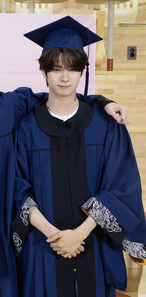 zerochuni_'s tweet photo. 수석으로 졸업하셨을 것 같은 느낌 ,, https://t.co/W5PecQ94jp