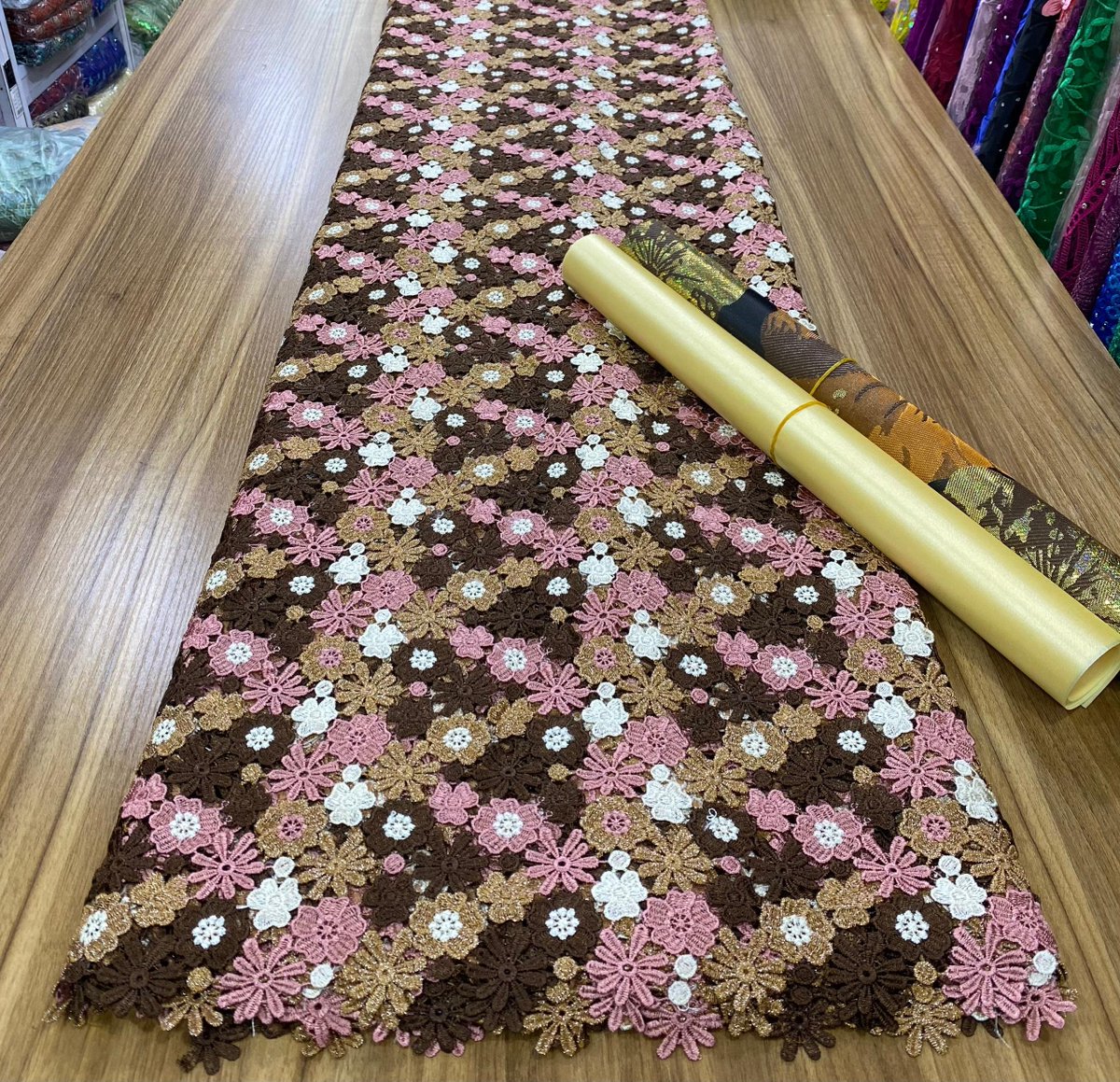 Tolahub's tweet photo. LACE 

Price Tag: ₦148,000 (5yards)

Location: Ibadan

Nationwide delivery

Kindly send a DM or click on the link in our bio to place your order https://t.co/rMriwM68mS