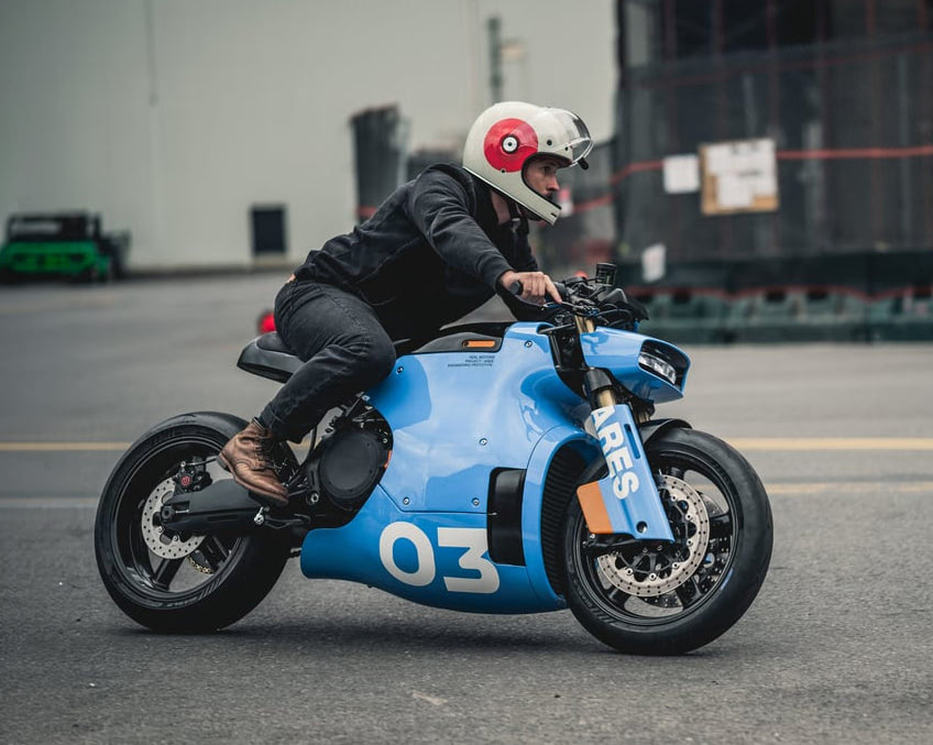 dariusdan's tweet photo. Found more angles of this cyber bike. 😁💙 https://t.co/CH2DHSDugS