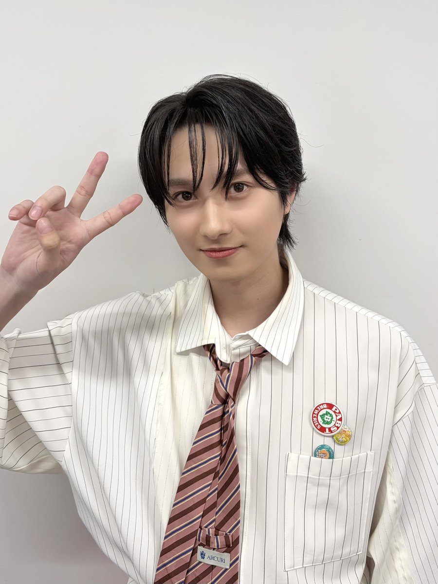 buddiis's tweet photo. 明日は『EBiDAN THE LIVE 2026 15th Anniversary』🦐✨

その前に予習✏️
1時間目：メンバーを覚えよう③

YUMA / SHOW

₊˚✩⊹YUMA₊˚✩⊹
抜かりない表情管理🎭
時々1人で猫カフェ行く猫好き

Instagram：https://t.co/Vd4np7E5Dk🖐️
TikTok：https://t.co/QahhcaHIZN

₊˚✩⊹SHOW₊˚✩⊹
愛すべきMr.緊張しい🤲
艶めきダンスが得意です！

Instagram：https://t.co/5tfaOEyL8a
TikTok：https://t.co/QBwWivNHDE