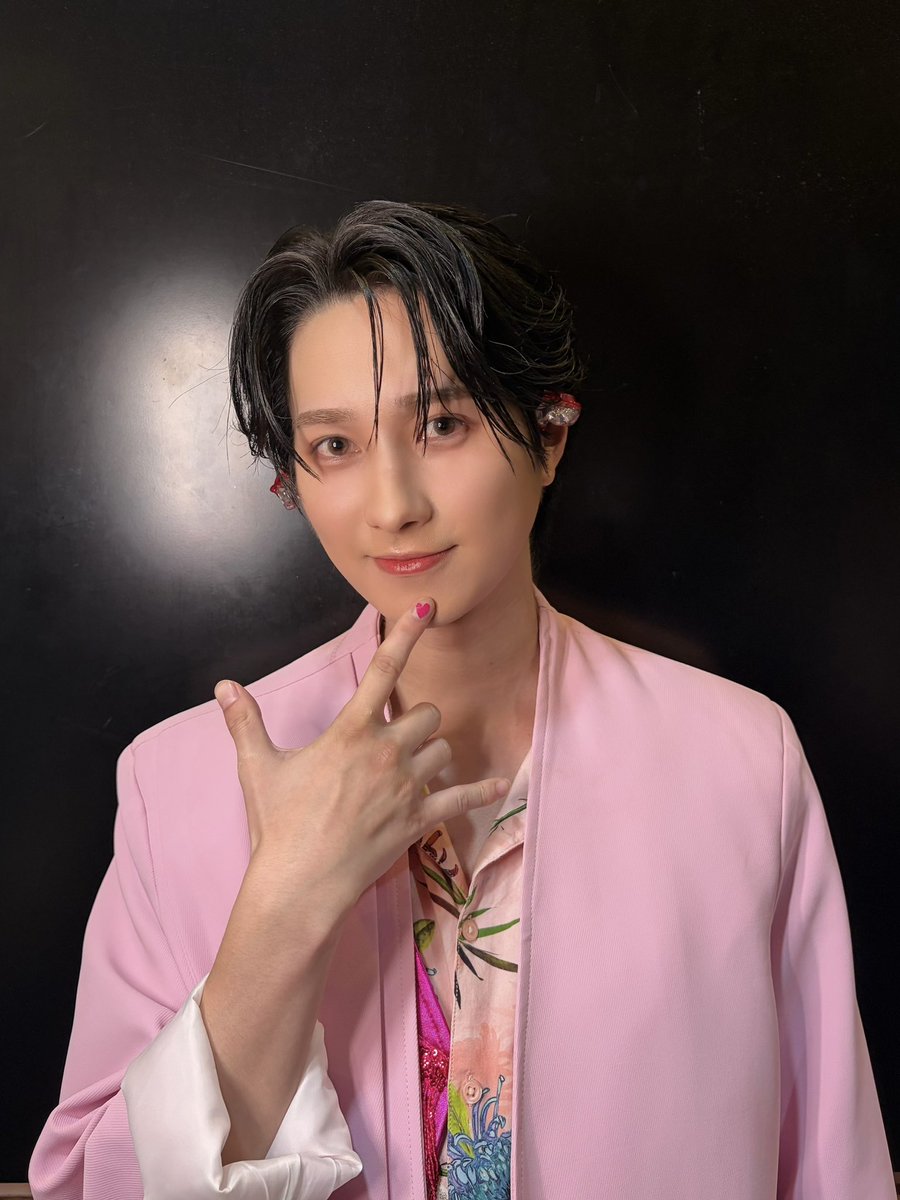 buddiis's tweet photo. 明日は『EBiDAN THE LIVE 2026 15th Anniversary』🦐✨

その前に予習✏️
1時間目：メンバーを覚えよう③

YUMA / SHOW

₊˚✩⊹YUMA₊˚✩⊹
抜かりない表情管理🎭
時々1人で猫カフェ行く猫好き

Instagram：https://t.co/Vd4np7E5Dk🖐️
TikTok：https://t.co/QahhcaHIZN

₊˚✩⊹SHOW₊˚✩⊹
愛すべきMr.緊張しい🤲
艶めきダンスが得意です！

Instagram：https://t.co/5tfaOEyL8a
TikTok：https://t.co/QBwWivNHDE