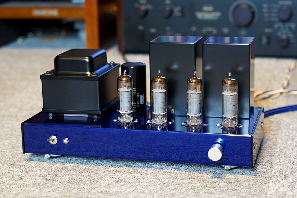 真空管6BQ5(EL84)を使用したプッシュプルハイブリッドアンプが完成しま