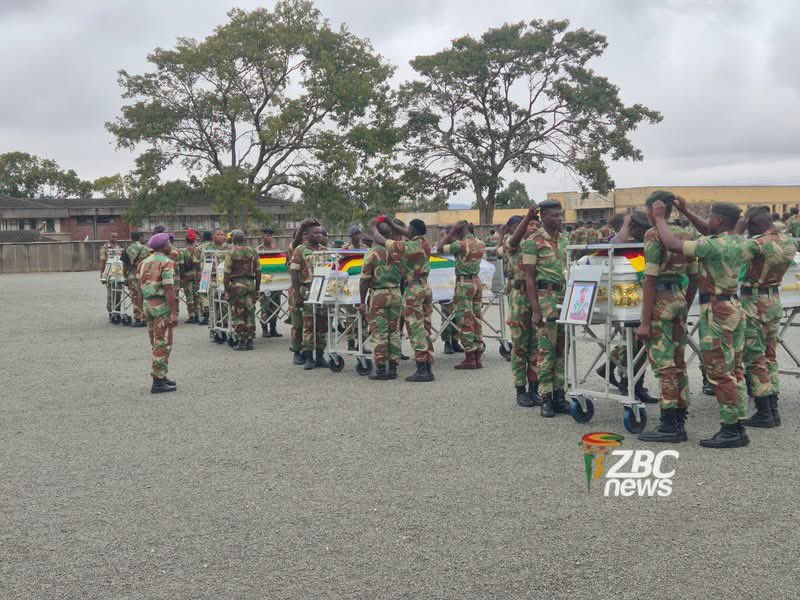 MWemusangano's tweet photo. FUNERAL PARADE FOR THREE FALLEN SOLDIERS UNDERWAY IN MUTARE
A funeral parade for three soldiers who died in a road traffic accident along the Harare-Mutare Highway near Bromley on August 7, is underway at 3 Infantry Brigade in Mutare.
#ZNA #FuneralParade #Mutare #Zimbabwe https://t.co/k9EiSqFNsl