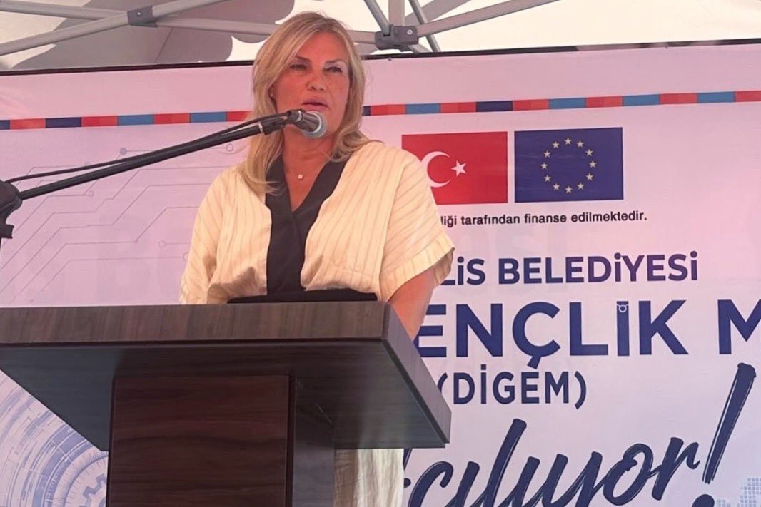 EUDelegationTur's tweet photo. 📍Kilis’te becerileri, gençleri ve istihdamı destekliyoruz!

AB destekli “Bugünün Gençleri, Geleceğin Meslekleri”projesi kapsamında, @undpturkiye &amp; @TBB ortaklığında kurulan Dijital Gençlik Eğitim Merkezi’nin @BelediyesiKilis’de açılmasıyla önemli bir aşama daha geride bırakıldı. https://t.co/i6EXcXf9lv