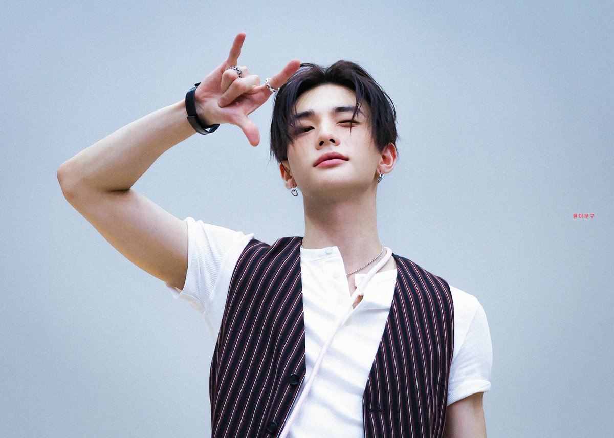 HYUNoffice's tweet photo. 260808 미니팬미팅

🤟🎸❤️

#현진 #Hyunjin #스트레이키즈 #Straykids https://t.co/IObjLBnP0v