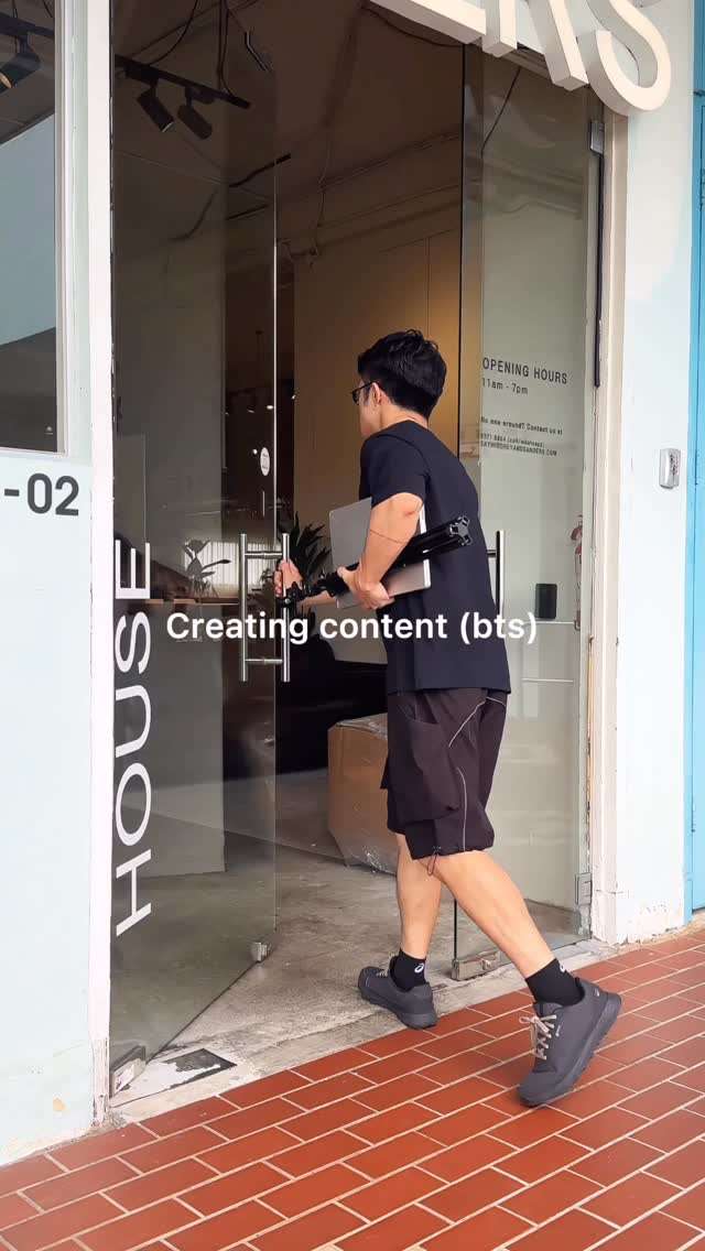 LucioLumukanda's tweet photo. FOX News guest on Mamdani: “This guy is a terrorist… We gotta find a way to get this guy outta here.” So, does this guy get arrested for making a threat against a public official, or does it require a photograph of seashells first? https://t.co/SGmfgZMyk6