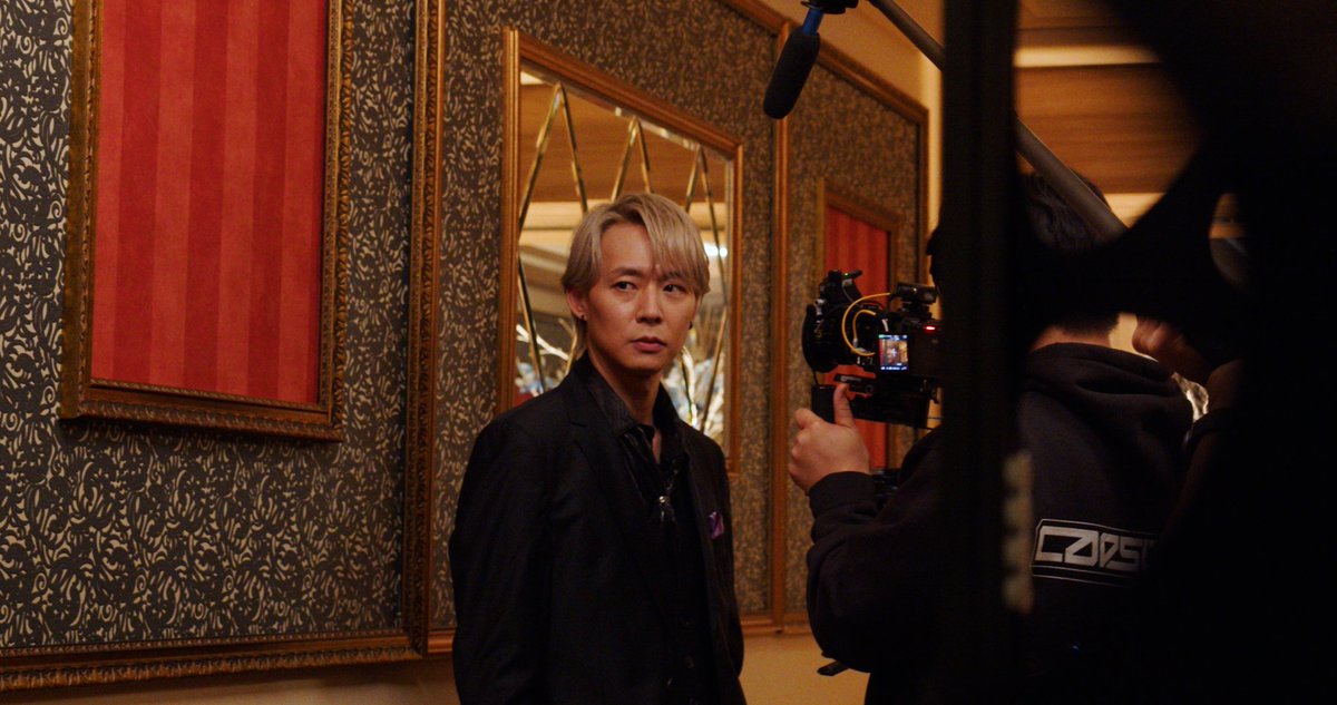 bump_drama's tweet photo. 「ポンコツ部下は俺様ホスト」シーズン２
❖━━━━━━━❖
 📸オフショット📸
❖━━━━━━━❖
レオナルド役#パク・ユチョン(@Japan_jp_office)さんのオフショット👀
これどのシーンかわかりますか...？

視聴はリプ欄から↓
#BUMPドラマ #ポンコツ部下は俺様ホスト https://t.co/dkXC9FYf93