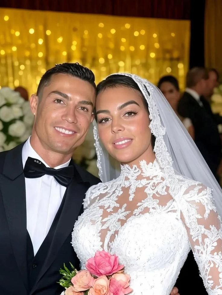 its_ciacia_'s tweet photo. Christiano Ronaldo’s dating history 

Jordana 🇧🇷 — 2002
Merche  🇵🇹 — 2005
Imogen 🇬🇧— 2006
Soraia  🇵🇹 — 2007
Gemma 🇬🇧— 2008
Hilton 🇺🇸 — 2009
Launa  🇪🇸 — 2010
Nereida 🇪🇸 — 2011
Kardashian 🇺🇸 — 2012
Bipasha 🇮🇳 — 2014
Irina Shayk 🇷🇺 — 2016…love https://t.co/WLqzCVOlyq