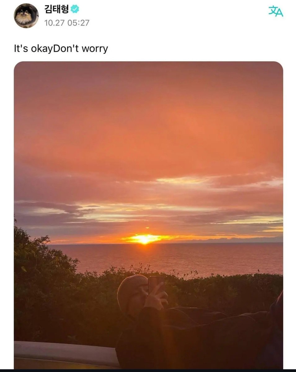 thvgroovy's tweet photo. Taehyung not having told anyone about his ear issue reminds me of this... ☹️ He really doesn’t want his fans to worry about him. He's so selfless, but it makes me kinda sad https://t.co/kupWt3m3tI