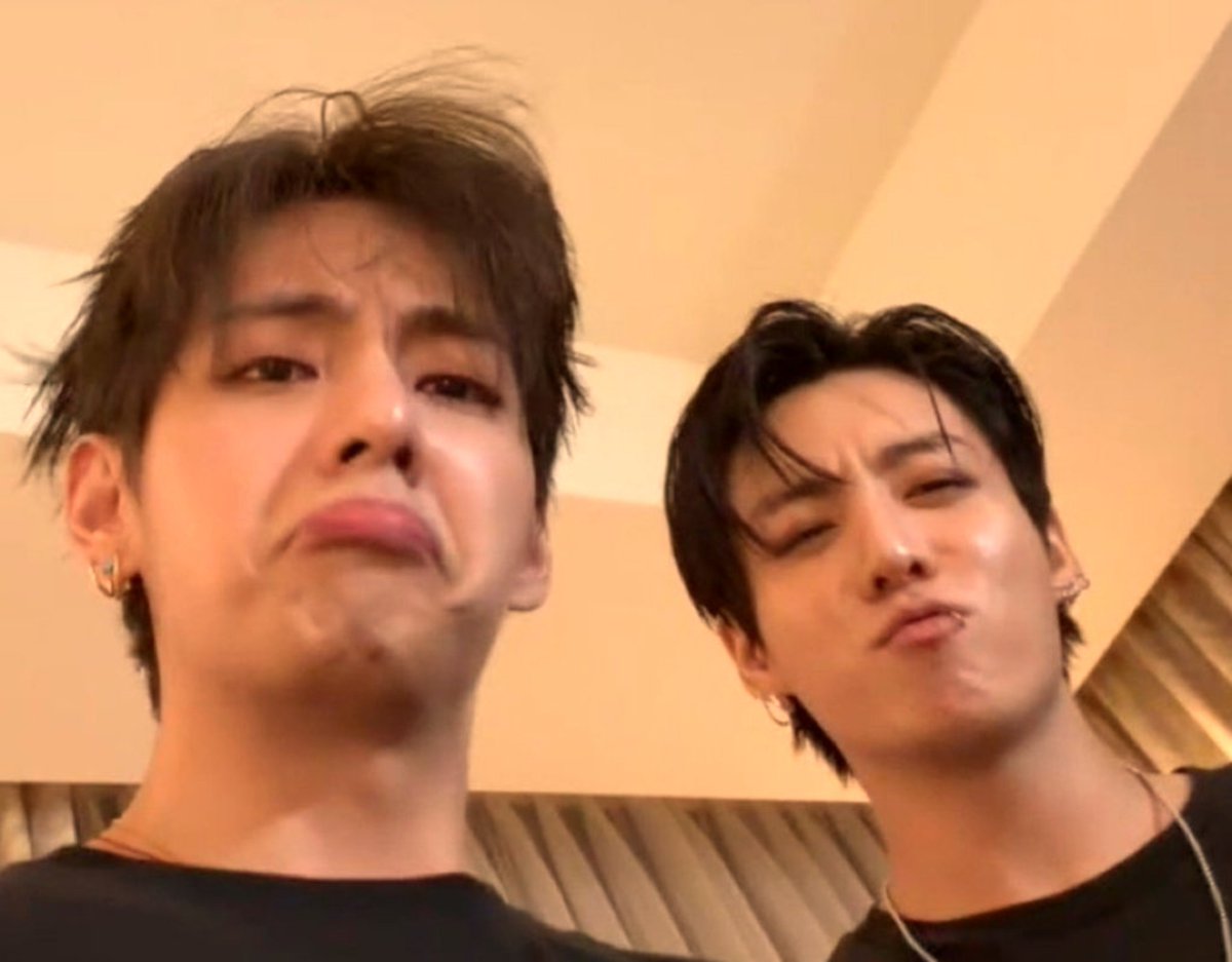 taeggukis7's tweet photo. something very nick and judy is happening here https://t.co/qkUA2qs8qw