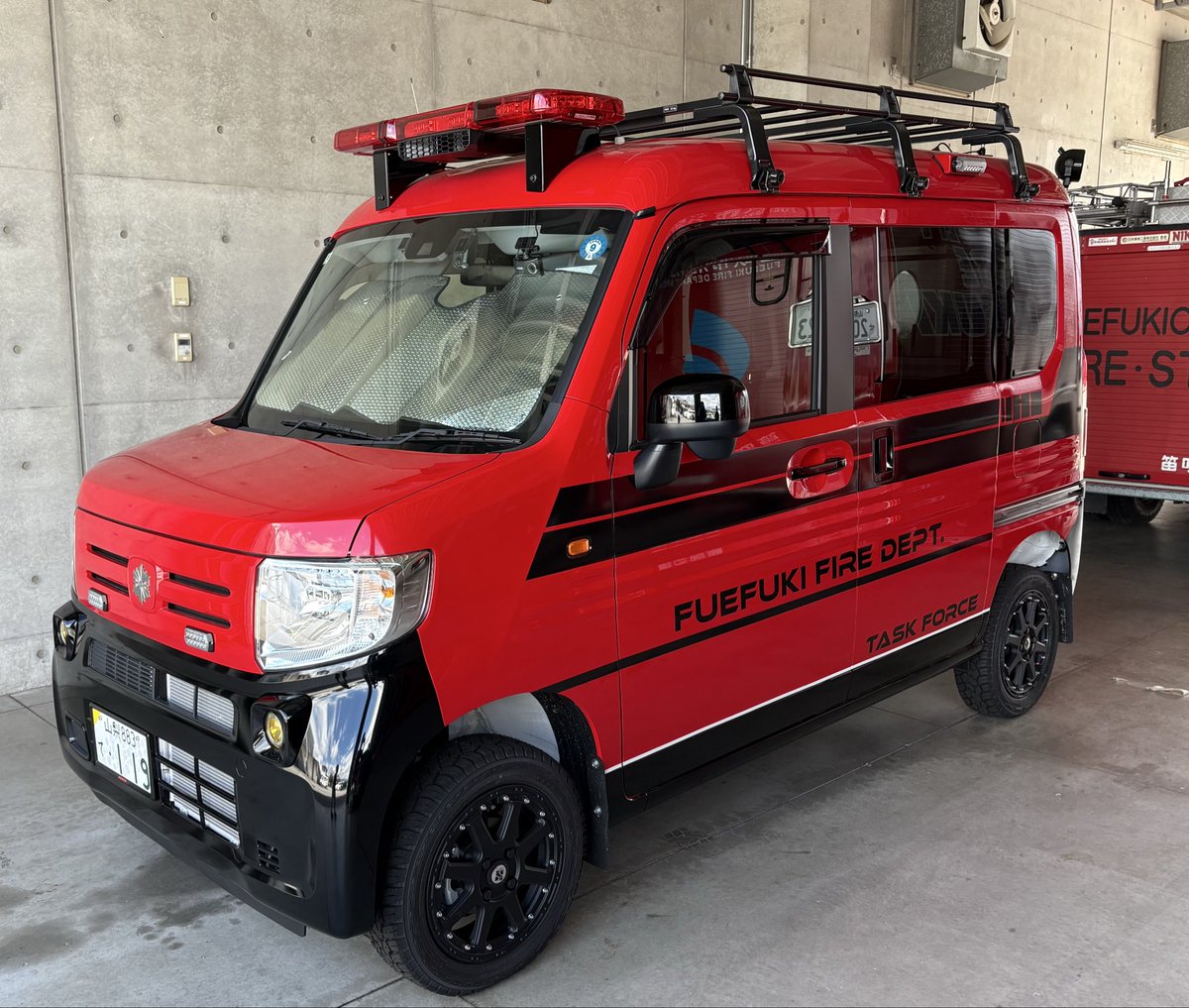 kfd448's tweet photo. 笛吹市消防本部 笛吹市消防署

多目的車

７月より運用開始。救急車が侵入不可な狭窄地での救急支援、救助資機材の搬送、人員搬送等に使用される文字通りマルチロールな車両 https://t.co/n3gyFvitNy