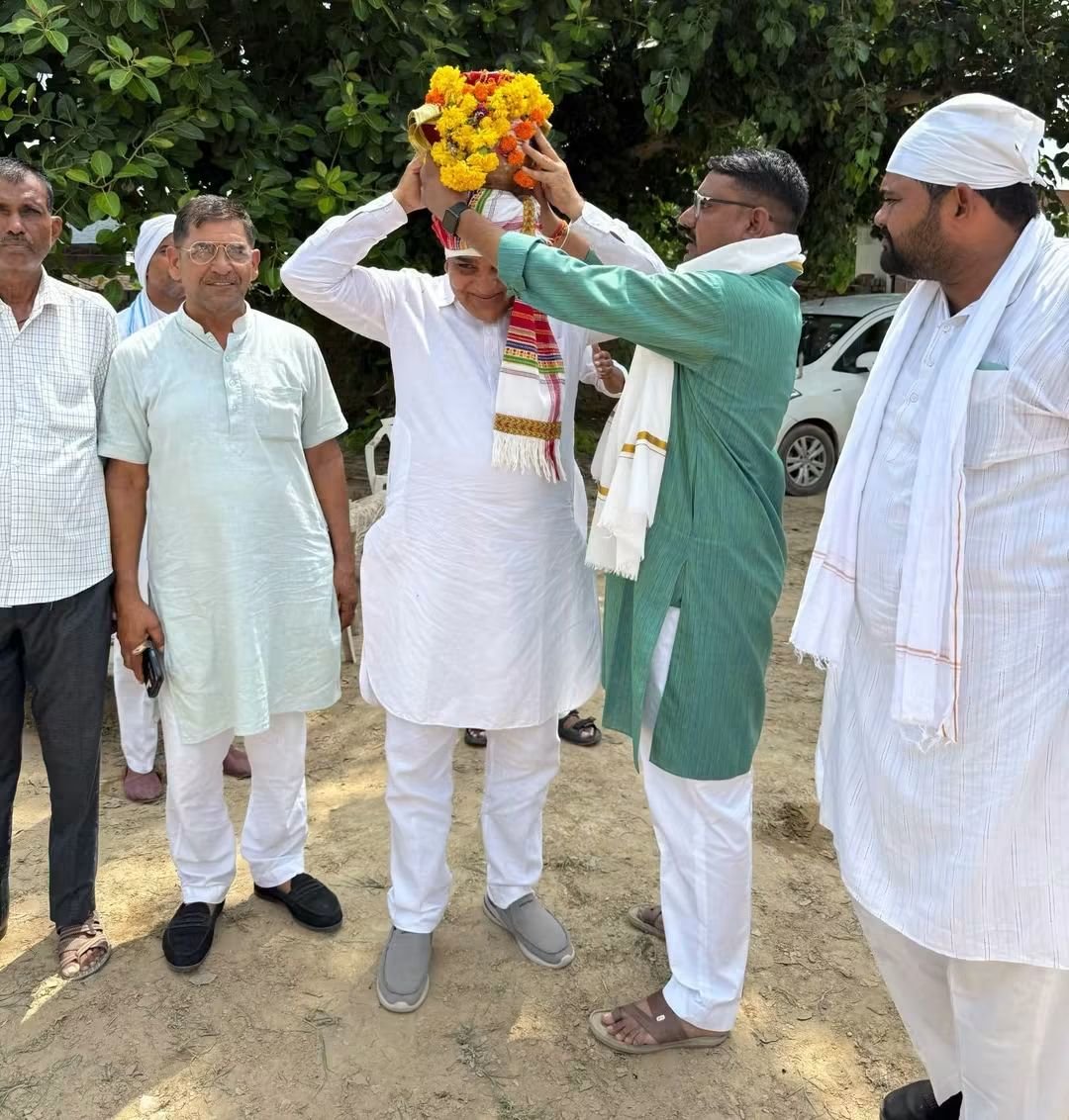 KrishanBhakar's tweet photo. आज श्रीगंगानगर जिले की सूरतगढ़ विधानसभा के भाजपा मंडल जैतसर में गुरु रविदास जी महाराज की 650वीं जयंती के उपलक्ष्य में आयोजित कलश वंदन यात्रा का गुरुद्वारा साहिब में विधिवत पूजन किया गया।

इस अवसर पर बड़ी संख्या में ग्रामीणजन एवं कार्यकर्ता उपस्थित रहे। 
@PMOIndia https://t.co/yaud4PB8oE