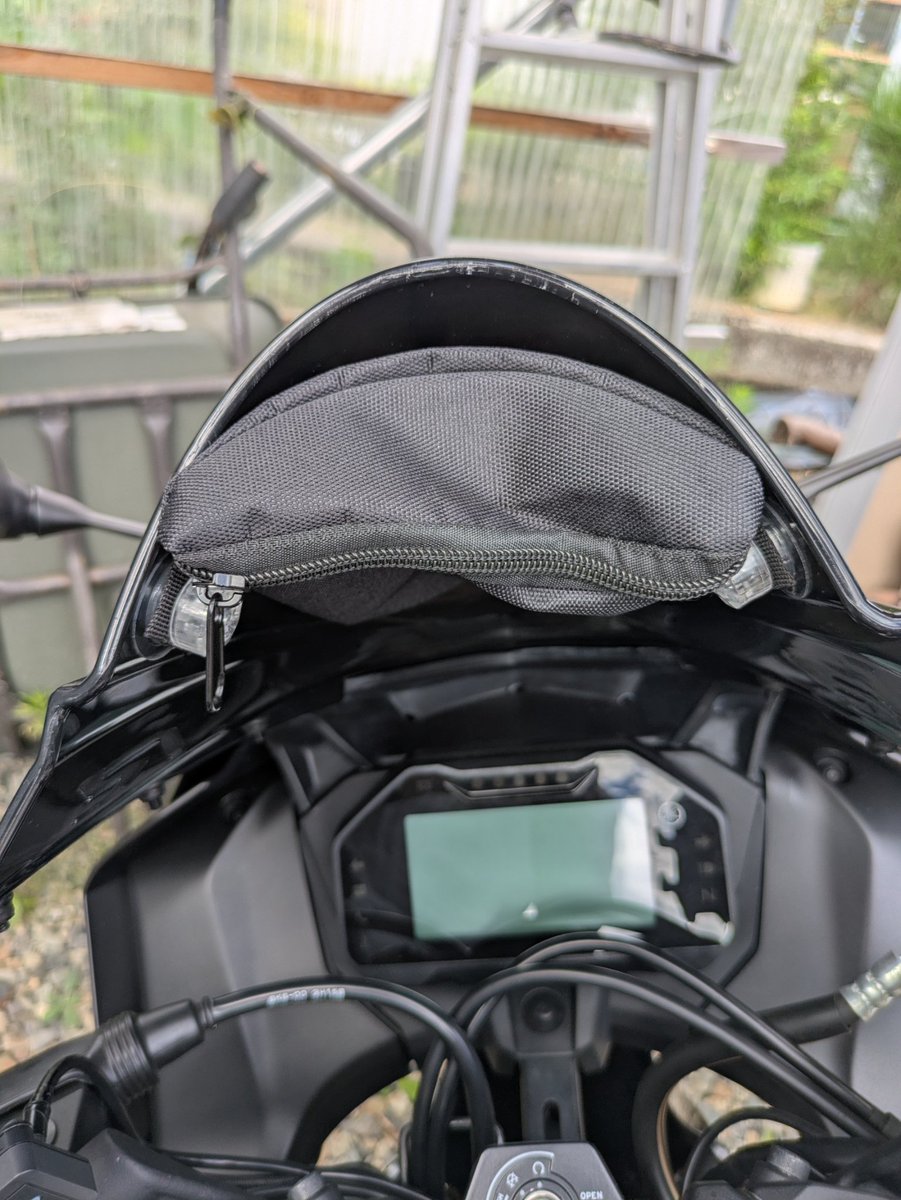 COBOLAD's tweet photo. スクリーン裏の小物入れ
と
メッシュシート

ようやく夏仕様 https://t.co/IOiJYNsfgl