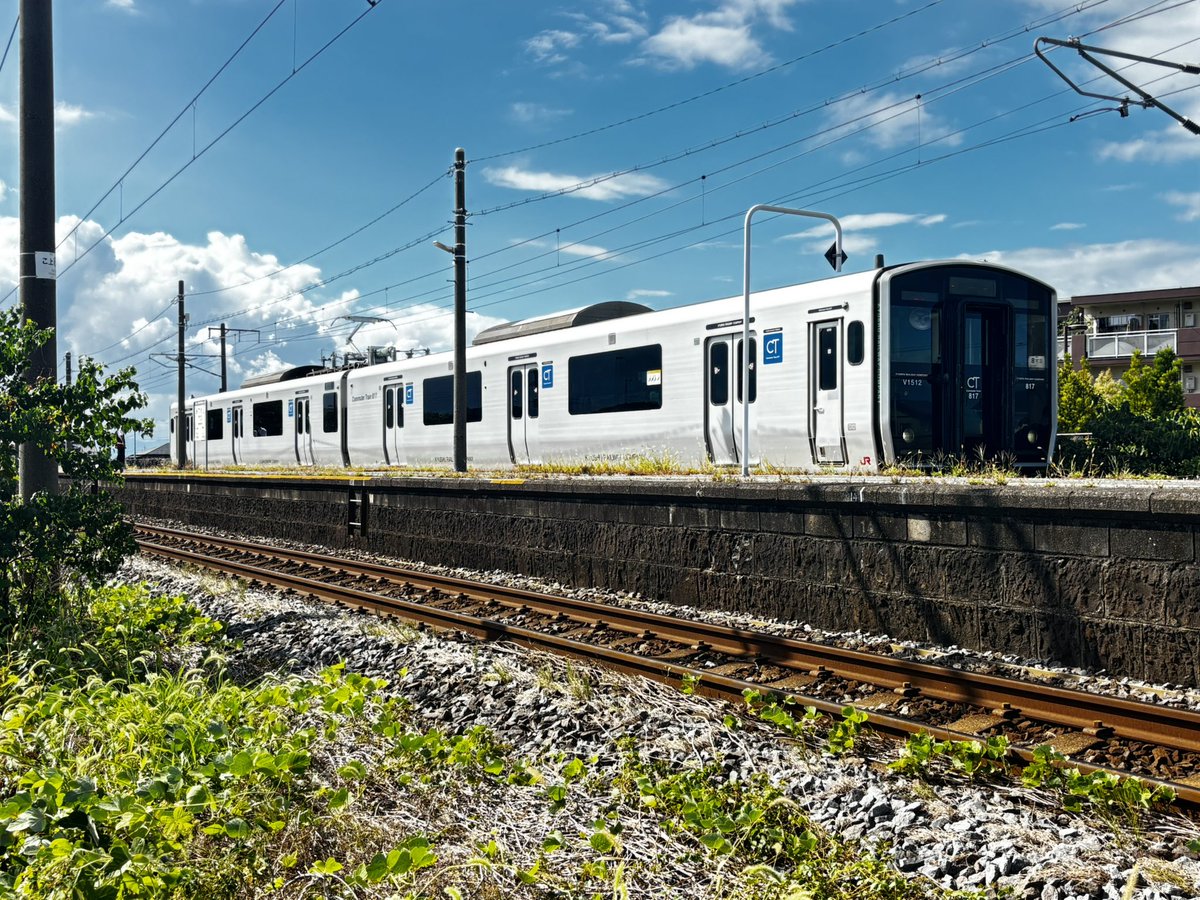 883miko96's tweet photo. Vk1512 全検出場
付近踏切事故のため三毛門駅にて抑止中 https://t.co/uQpWw7KSCj