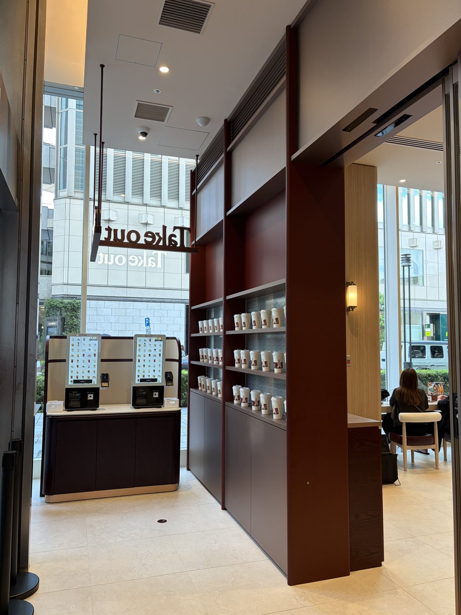 4sep2021's tweet photo. 📌Jmcoffee Ginza Lounge

釜山発のスペシャリティコーヒー専門店が日本初上陸🇰🇷
8/14 銀座・有楽町イトシア1Fにグランドオープン🎊
Eat inとTake outでメニューが異なるみたいで、私はTOメニューの済州抹茶ラテ🧊🌿
次は店内でコーヒーと焼き菓子をゆっくり楽しみたい😌☕️ https://t.co/niOi48hOF8