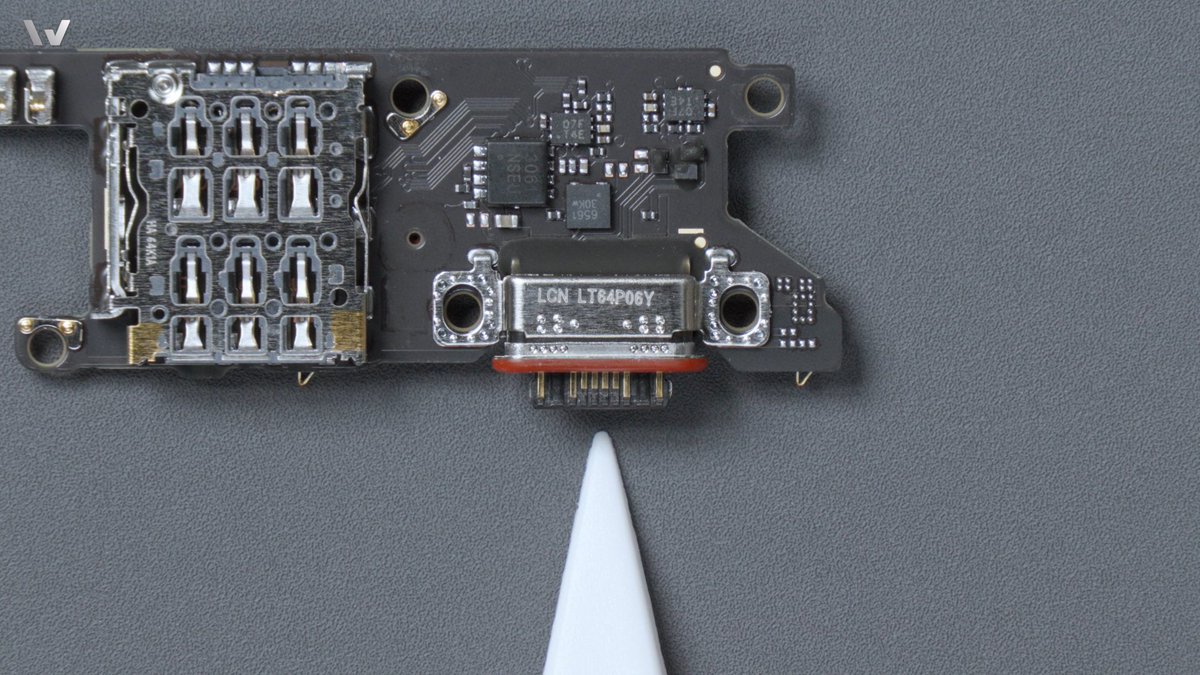 TechHome100's tweet photo. USB 2.0
#REDMI #REDMIK100Pro 
11/12🧵 https://t.co/CqymYvnhxT