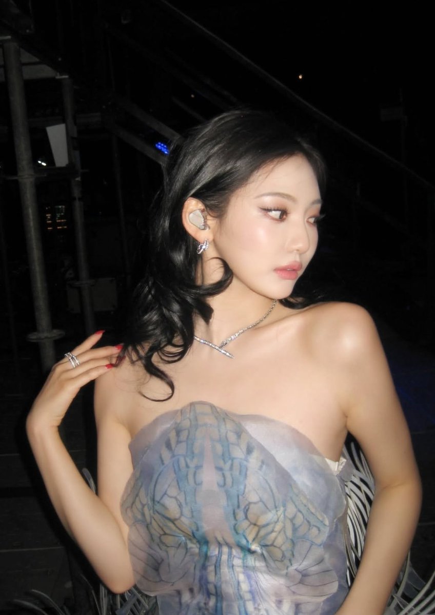 dazzipill's tweet photo. NINGNING I- https://t.co/hCUi2YDjcA