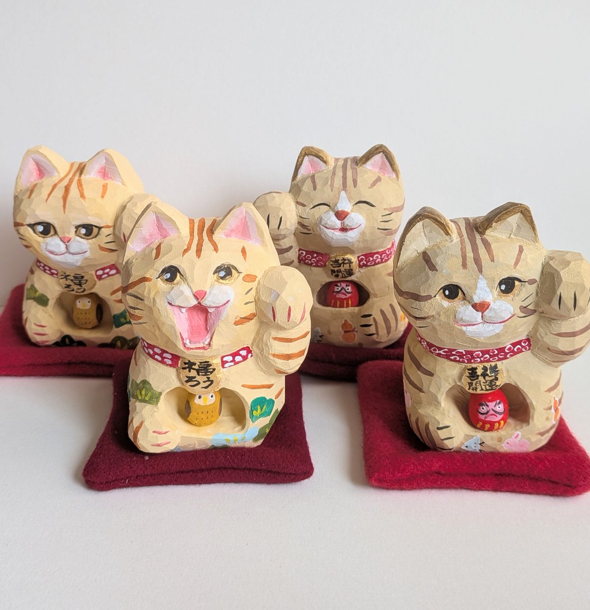 dakkoneko7's tweet photo. 今日から始まってます

開運招福　福ねこ屋
8/12〜8/18
丸善日本橋店　地下一階文具　イベントスペース

招き猫だらけの展示会
私、あたり工房も14にゃん納品

猫ちゃんの柄とお腹の縁起物で
招く縁が変わってきます

1点1点違うので、じっくり選んで下さい

#丸善日本橋 
#福ねこ屋 https://t.co/zxanIJ2Ohv