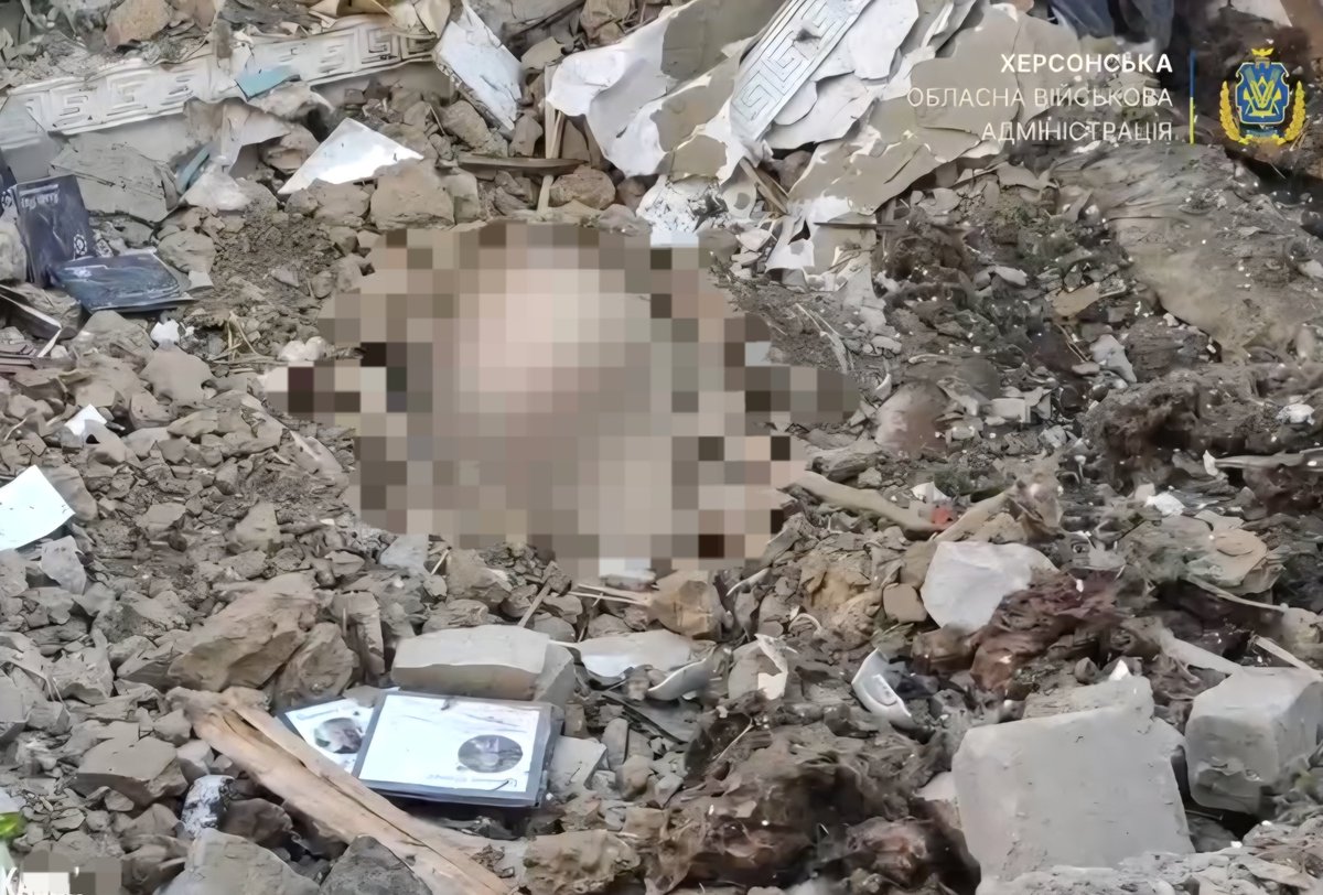 CrimeanVoyager's tweet photo. 💔 Kherson.

Every night, thousands of Ukrainians go to sleep not knowing if they will wake up.

This is the reality of russia’s terror. And the world still doesn’t hate russia enough. https://t.co/t3xuS5Xywz