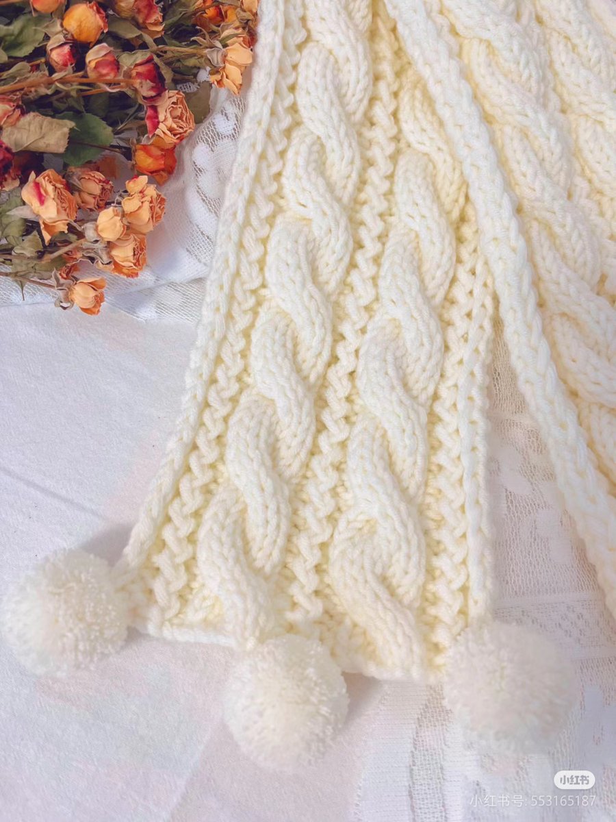 kiingcol's tweet photo. Just finished my first hand-knit wool scarf! The soft yarn + simple stitches = perfect cozy vibe for this autumn https://t.co/Hgjz6mQO7i