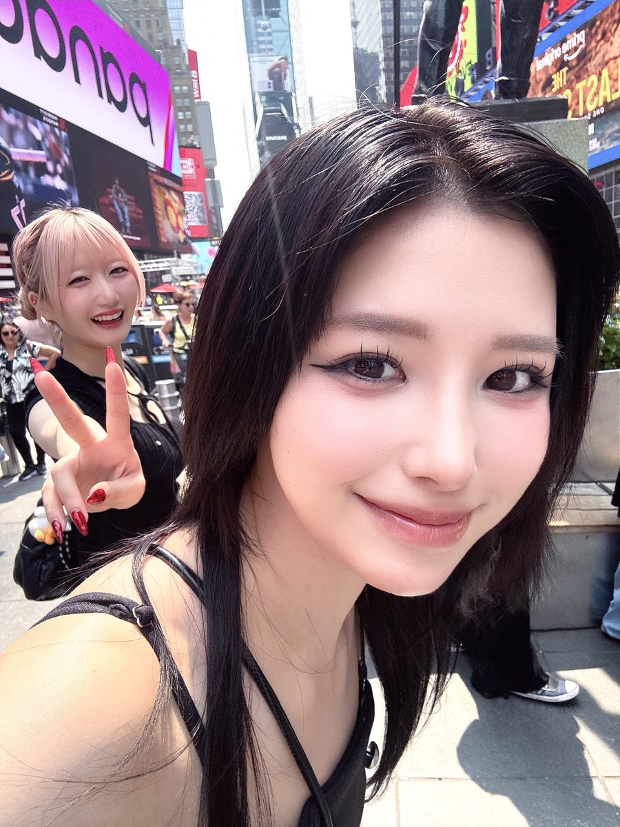jiemei_anri's tweet photo. Times Square✌️ https://t.co/JuB9ucQmS2