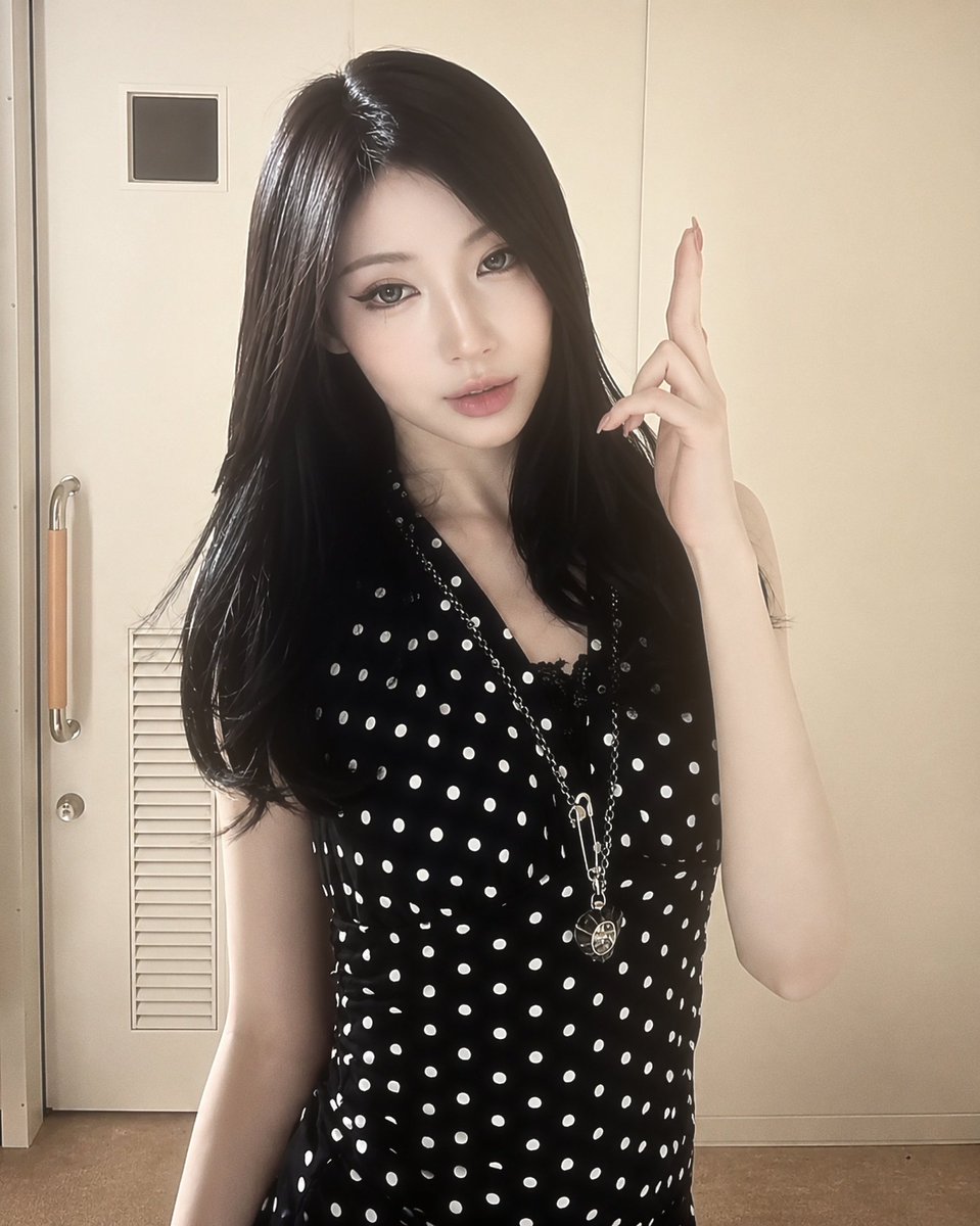 fairyasa37's tweet photo. she is so fine >>> https://t.co/ixOB3SRpnJ