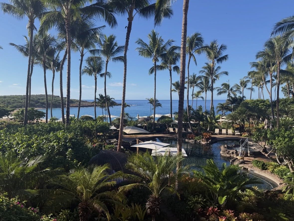 EmilyRose_foxx's tweet photo. Nothing more special than watching two incredible humans find each other, fall in love, and promise their forevers to one another. Brian and I had the best time celebrating @Kennedynation and Fred's marriage.
Love you guys ❤️ 
Lanai - we'll be back! 🏝️ https://t.co/ovUQVLIK4N