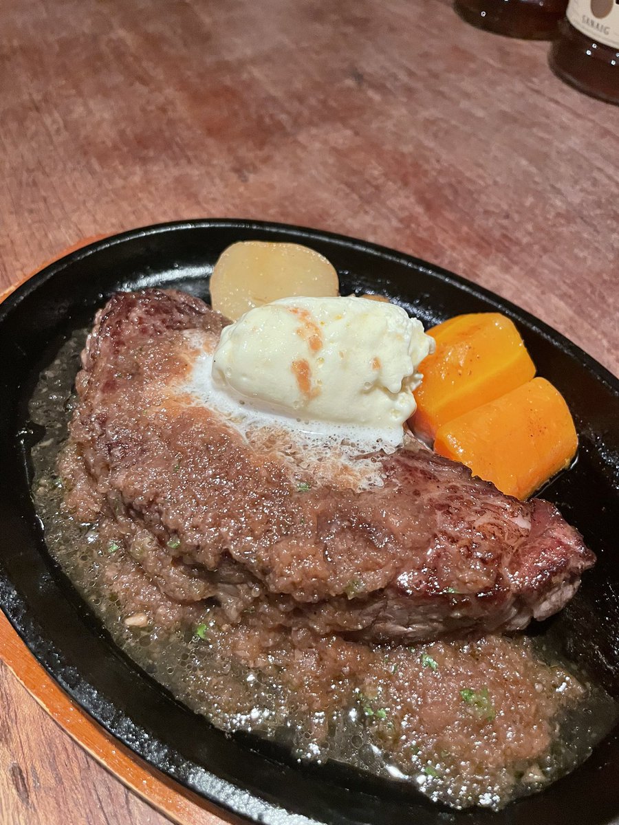 bar_cantina's tweet photo. 今週は経産牛ランプステーキ、バスクチーズケーキありますよ！ https://t.co/D3YoNpbdDc
