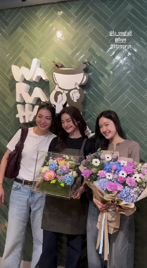 msfayemalisorn's tweet photo. My faves in one frame ☺️💗

#FayeAtom #FayePeraya #AtomPariya
#GrandOpeningWARAHACAFE https://t.co/HGzkDMkK35