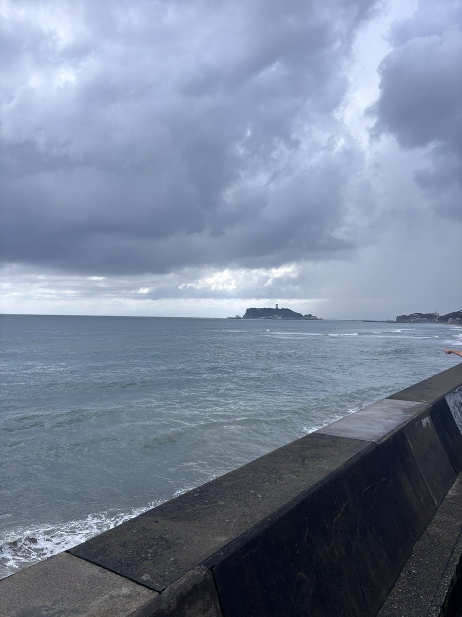 1117ciii's tweet photo. 朝らんして今日も鎌倉へ
父の墓参りで鎌倉霊園からの
祖父の眠る長谷寺まで
昨日に続いて #Pacificdrivein
今日はガーリックシュリンプ🦐
おみやげは #Pacificbakery のマサラダ
高速ガラガラで1時間かからず帰宅🚙
家に着いたら大雨🥺
父がお墓参りの時は雨降らないようにしてくれてるのかな〜 https://t.co/dzjZDnOO22