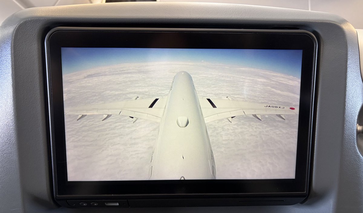 tm39mocchi's tweet photo. 🛬 お昼の便で無事に到着。
JALアプリで予定変更もスムーズに。
福岡まで届けてくれた空は、雲の絨毯でした。
ありがとうございます。 https://t.co/MIn2FSCtPn